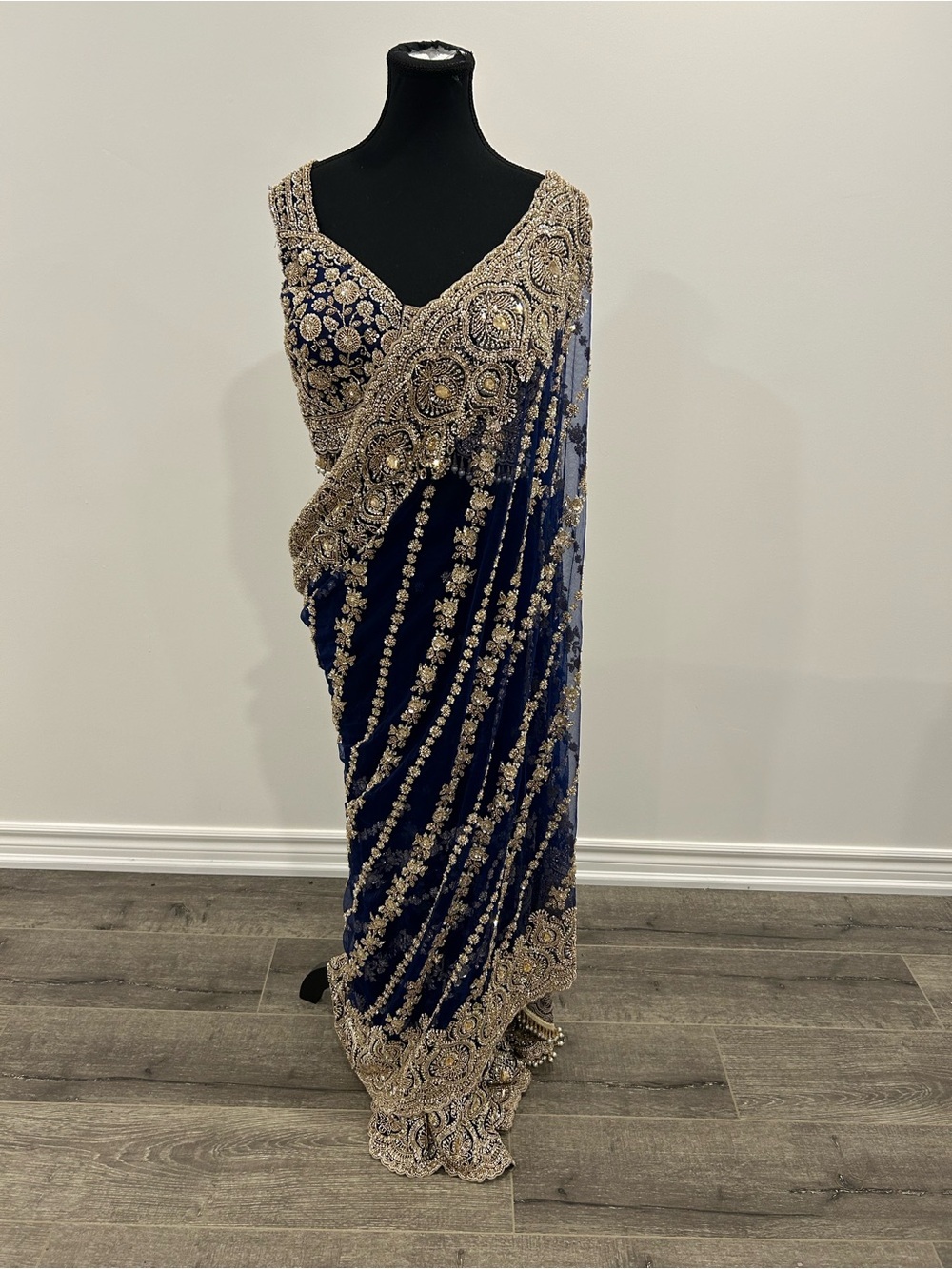 Luxury Royal Blue & Gold Designer Saree - Picture 3 of 16